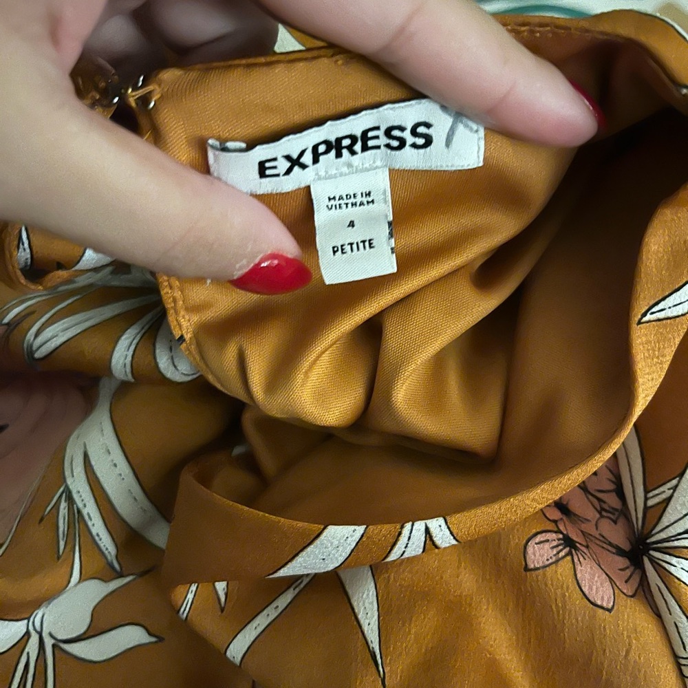 Express floral dress petite - Picture 3 of 4